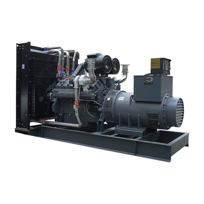 ブラシレス交流発電機が付いている水によって冷却される700kva Cumminsのディーゼル発電機セット