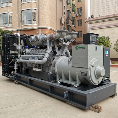 SHX 1600kwパーキンズのディーゼル発電機セット2000kva緊急のスタンバイのGenset